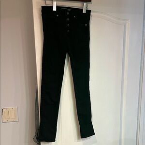 Veronica Beard Debbie 10” in Black